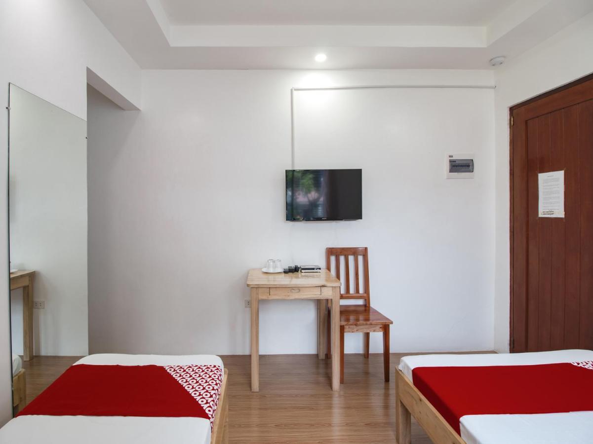 Oyo 777 Rn Guesthouse Моалбоал Экстерьер фото